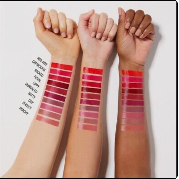 Maybelline Superstay Vinyl Ink 16Hr Liquid Lipstick- 15 Peachy - Picture 3 of 4